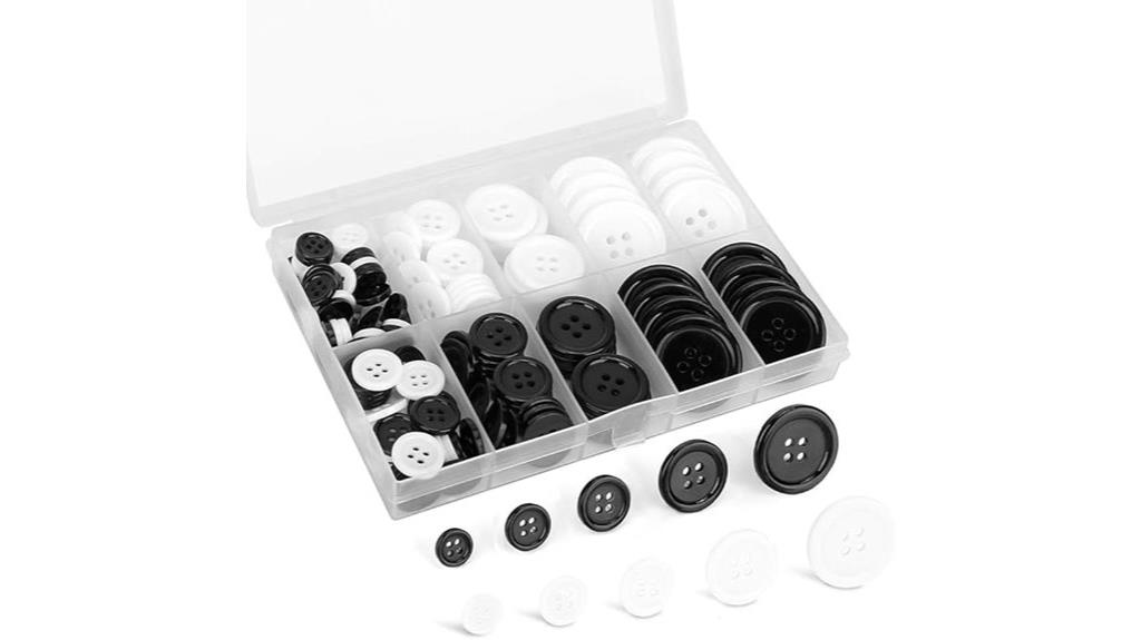 160pcs black white buttons